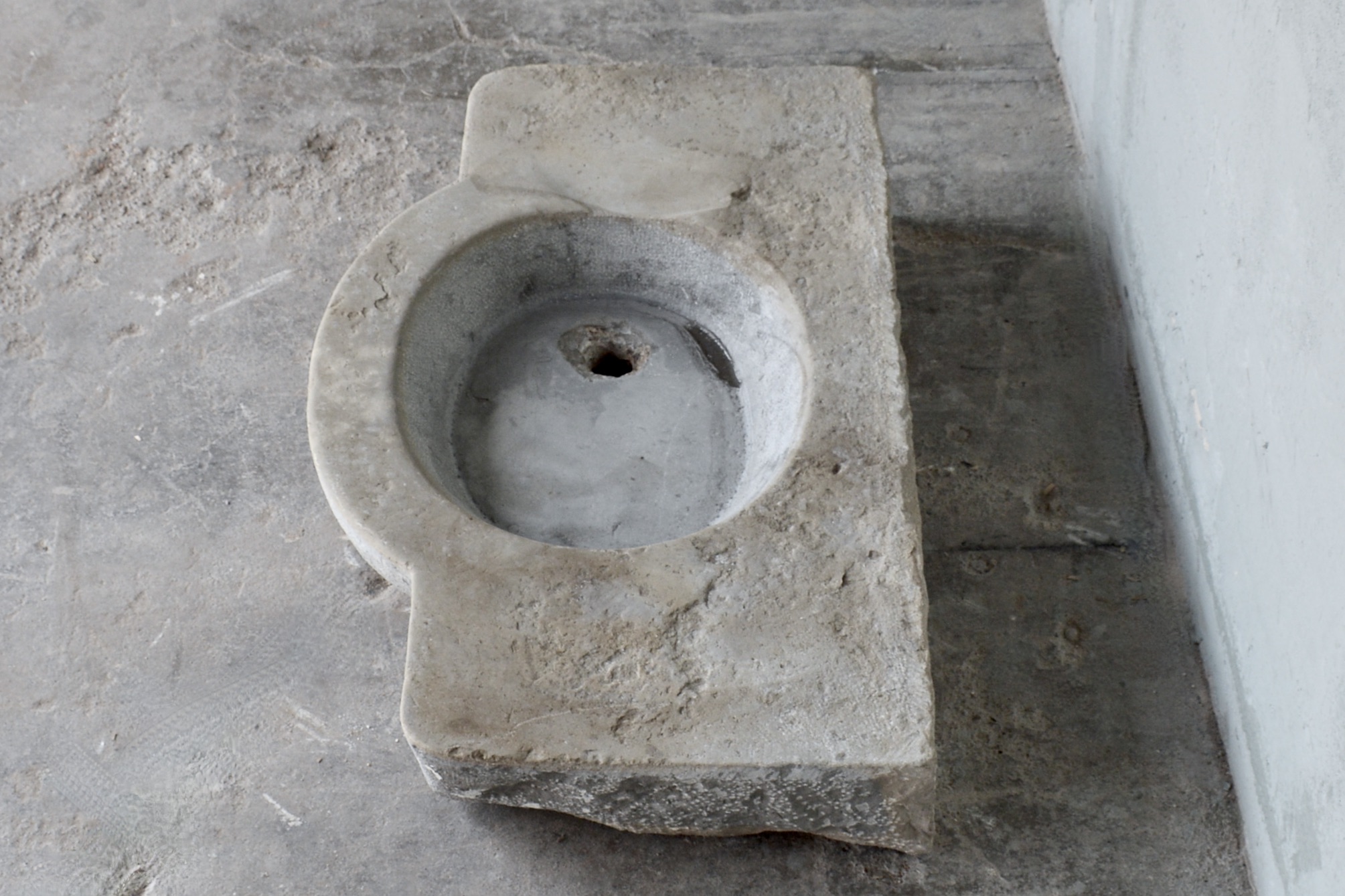 18th c. Stone Evier from a Masion de Ville in Beziers, France - image 2