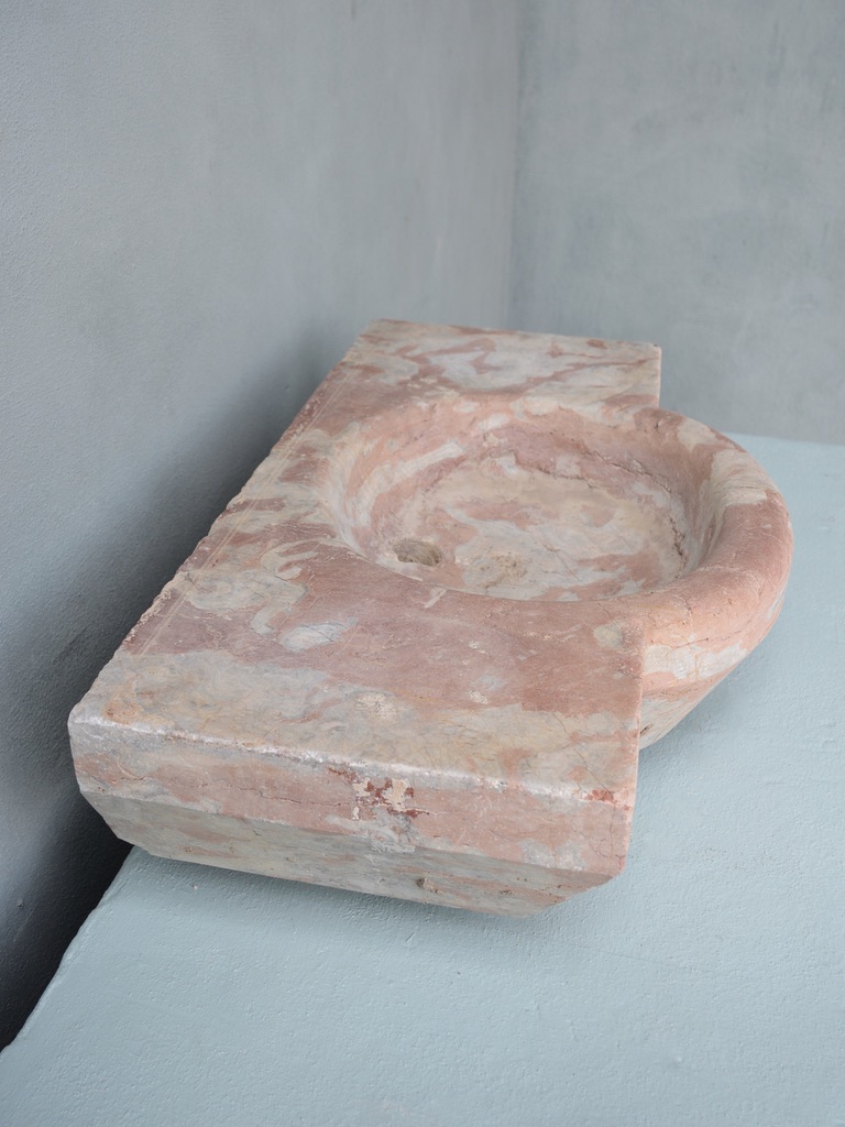 18th c. Marble Evier from the Chateau de Montfort in Narbonne, France - image 5