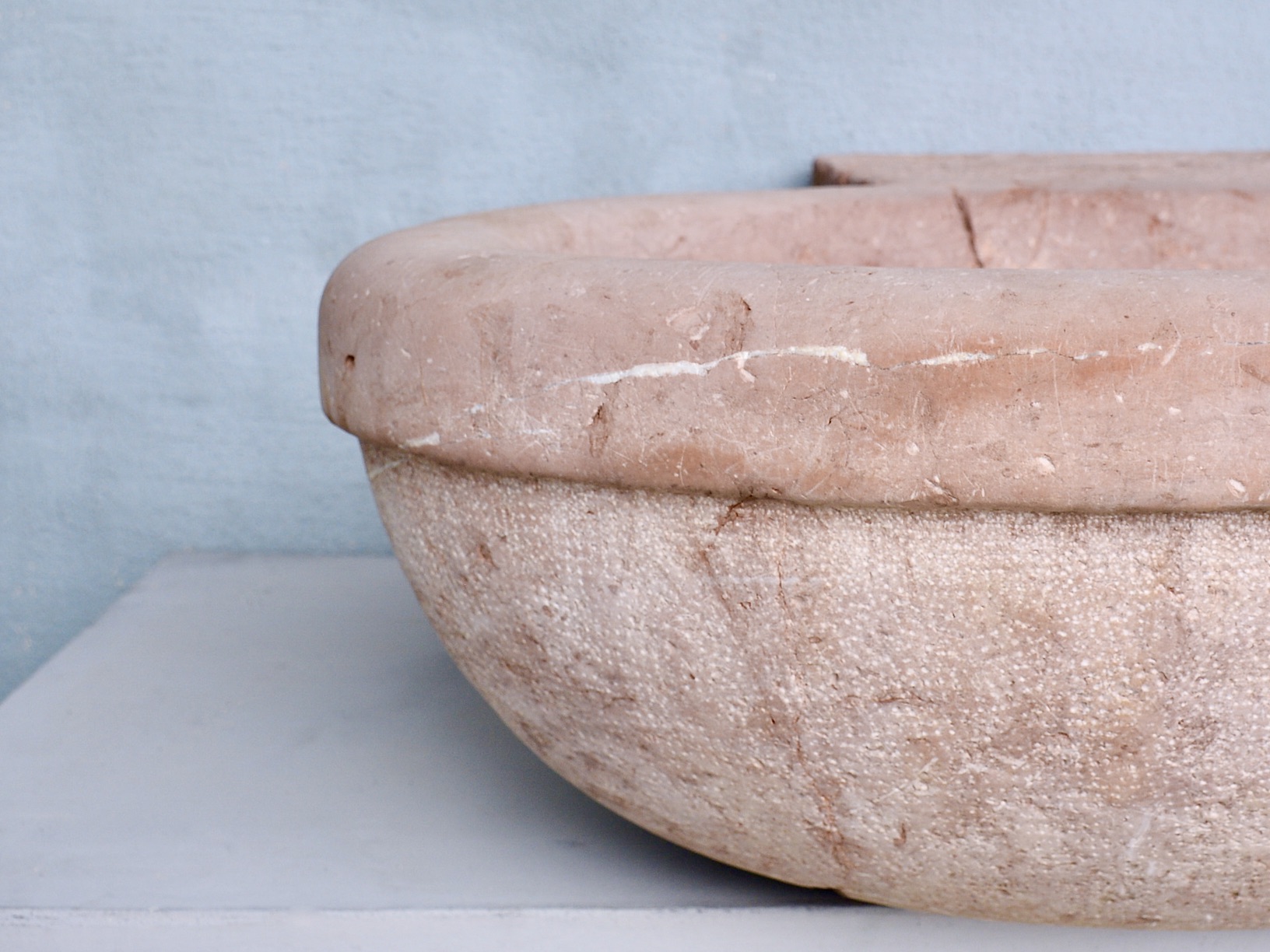 18th c. Italian Marble Hay Vessel from the horse stables of a grand property in Florence - image 3