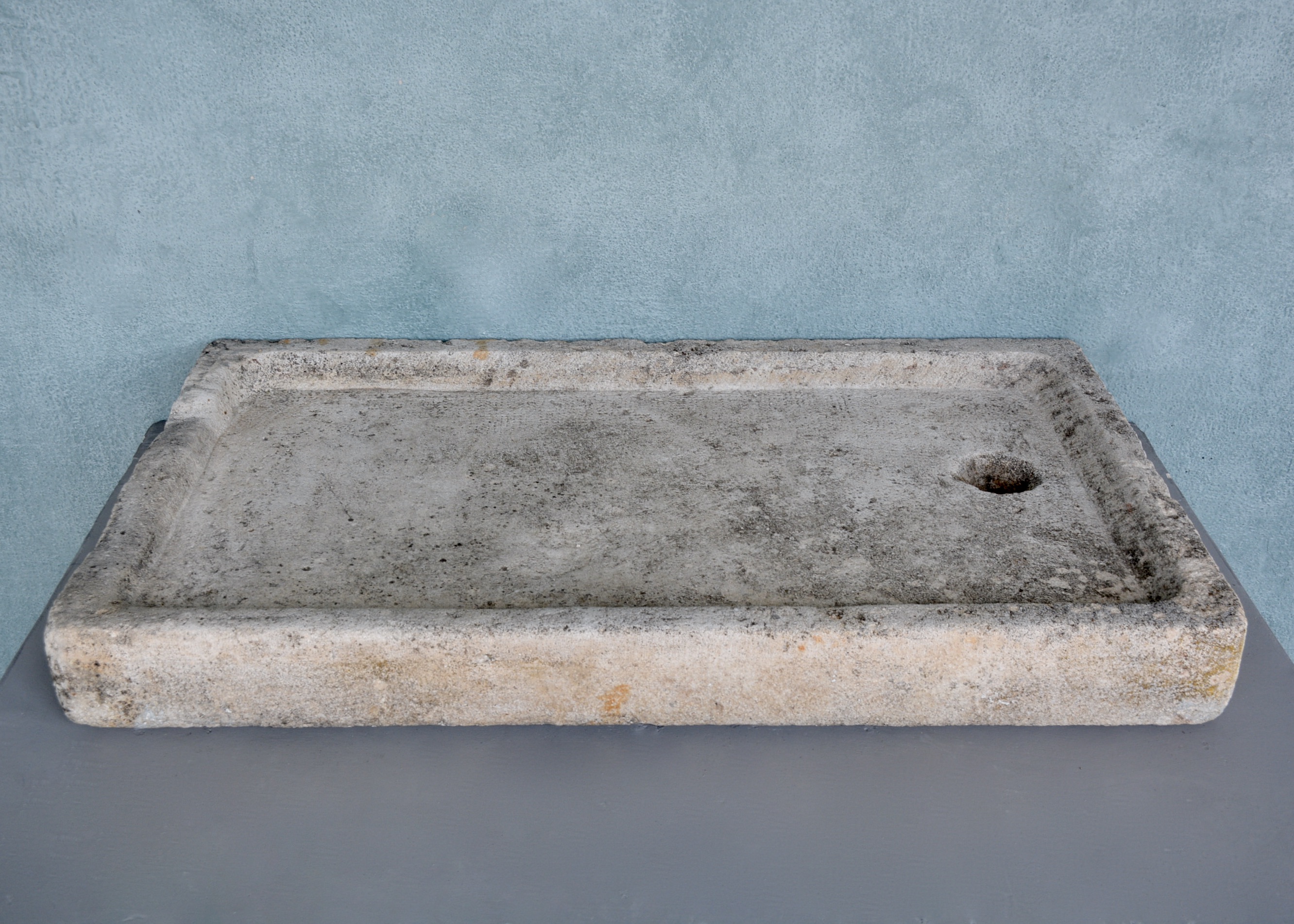 17th c. Stone Evier from a Maison de Ville in Cavaillon, France - image 5