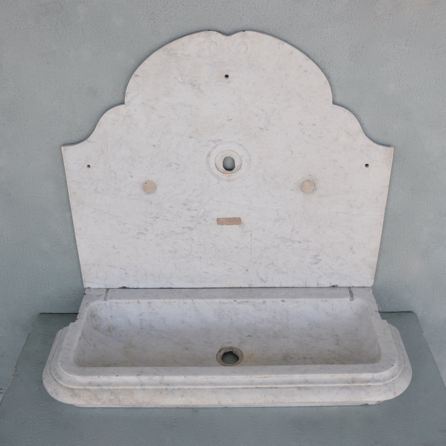 Late 18th c. French Marble Évier & Back from a Maison de Maître in Calais, France - image 3