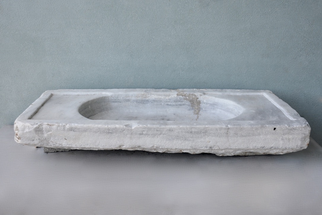 18th c. White Marble Sink