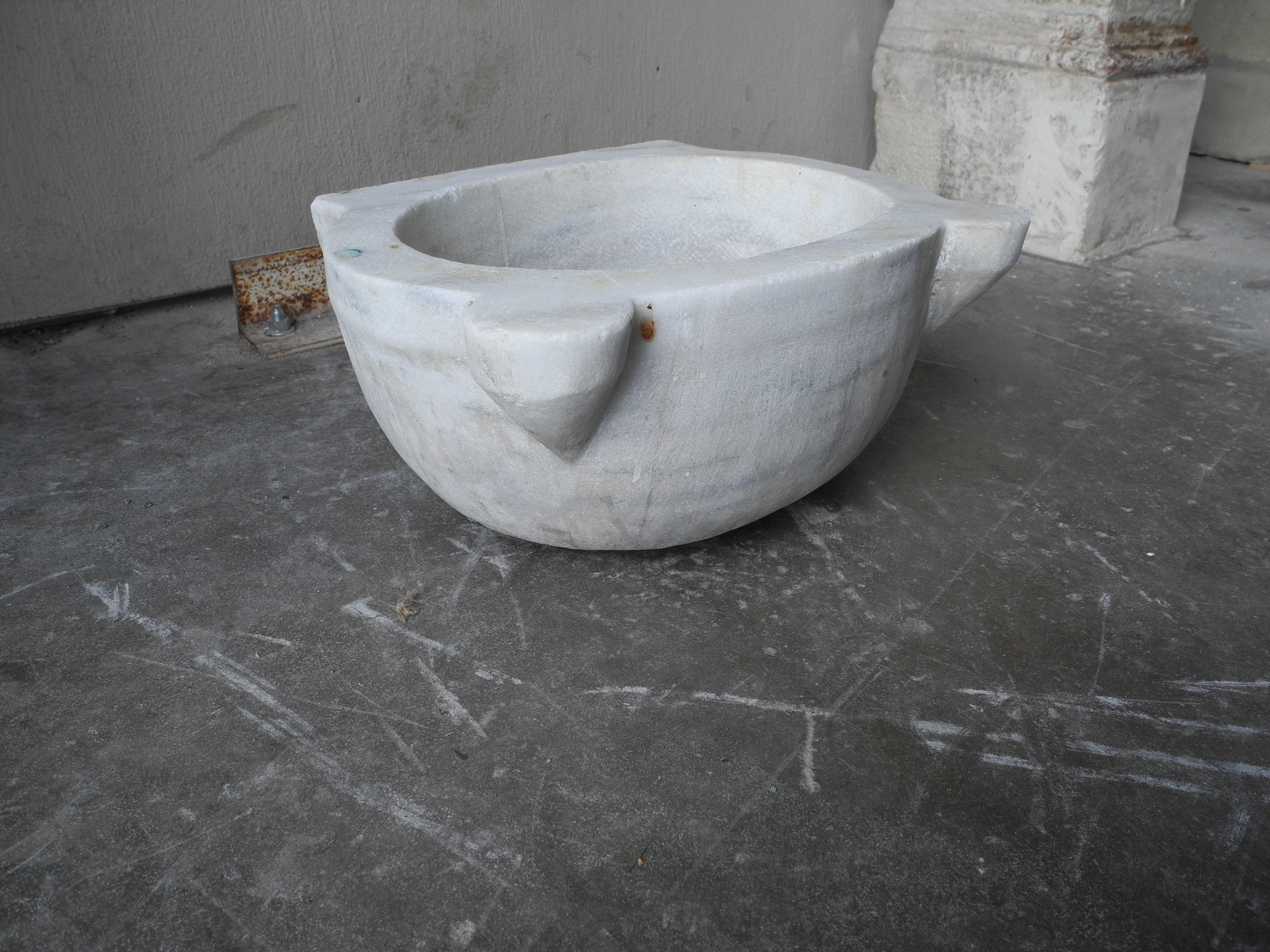 Reclaimed White Marble Sink - image 3