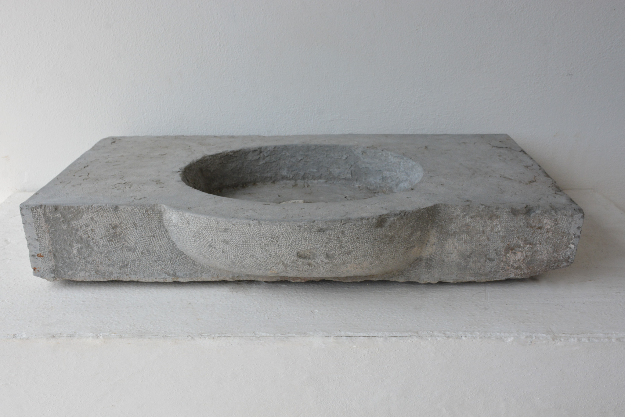 18th c Evier from the French Port Town of Le Grau du Roi - image 2