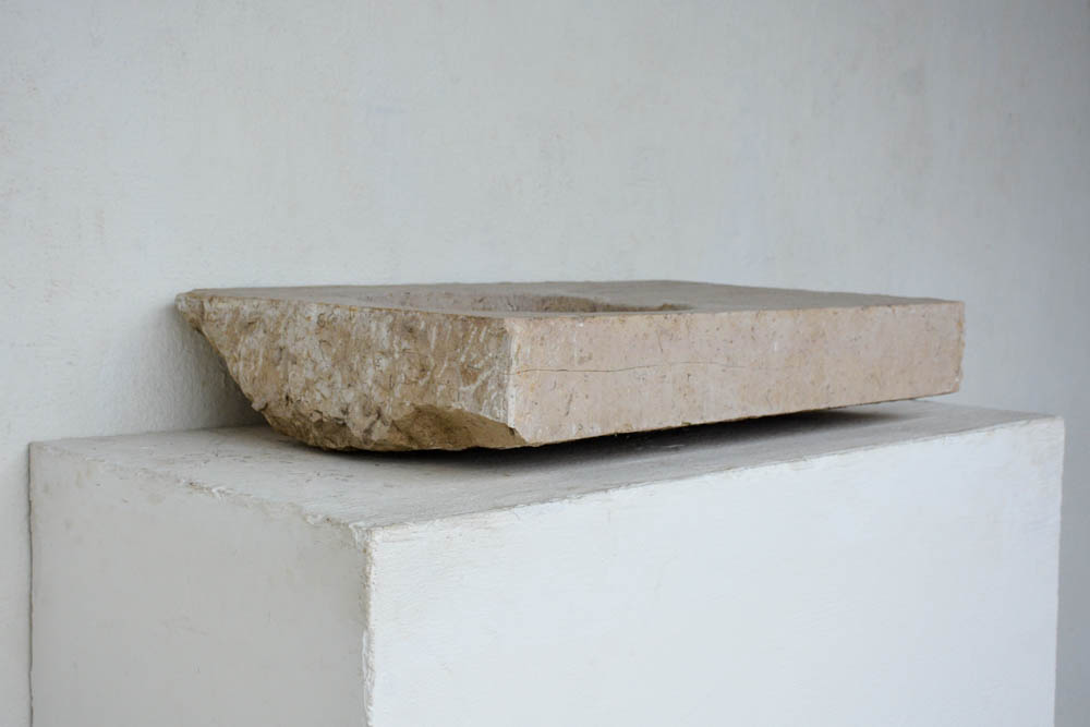19th c Evier from a Maison de Ville in Tarascon, France - image 3