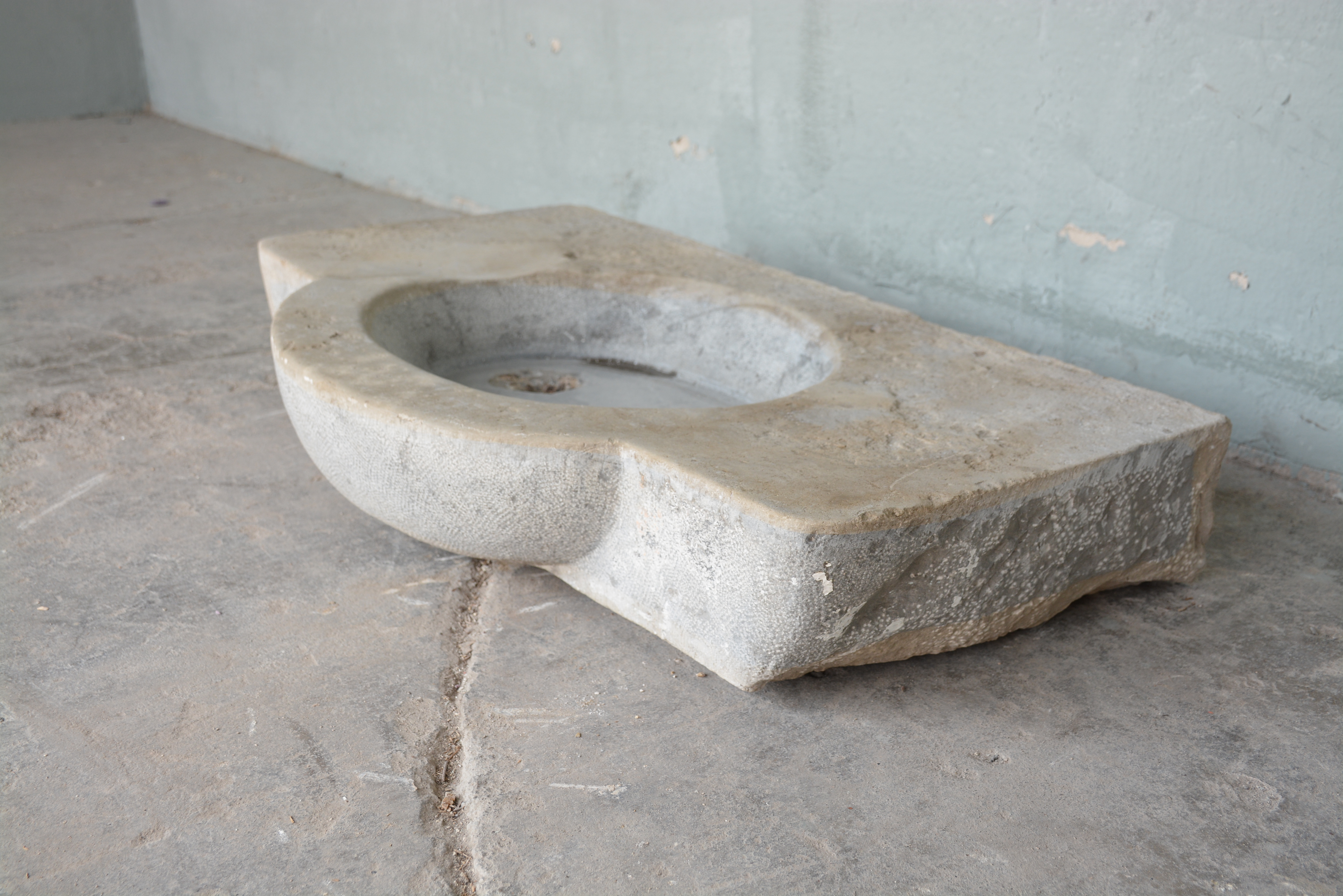 18th c. Evier From The Coutyard of a Masion de Ville in Coursan, France - image 2