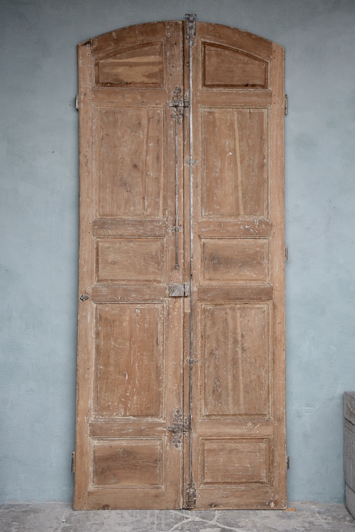 Pair of 18th c. Communication Doors from the Boiserie of a Maison Particulaire in Bordeaux - image 2
