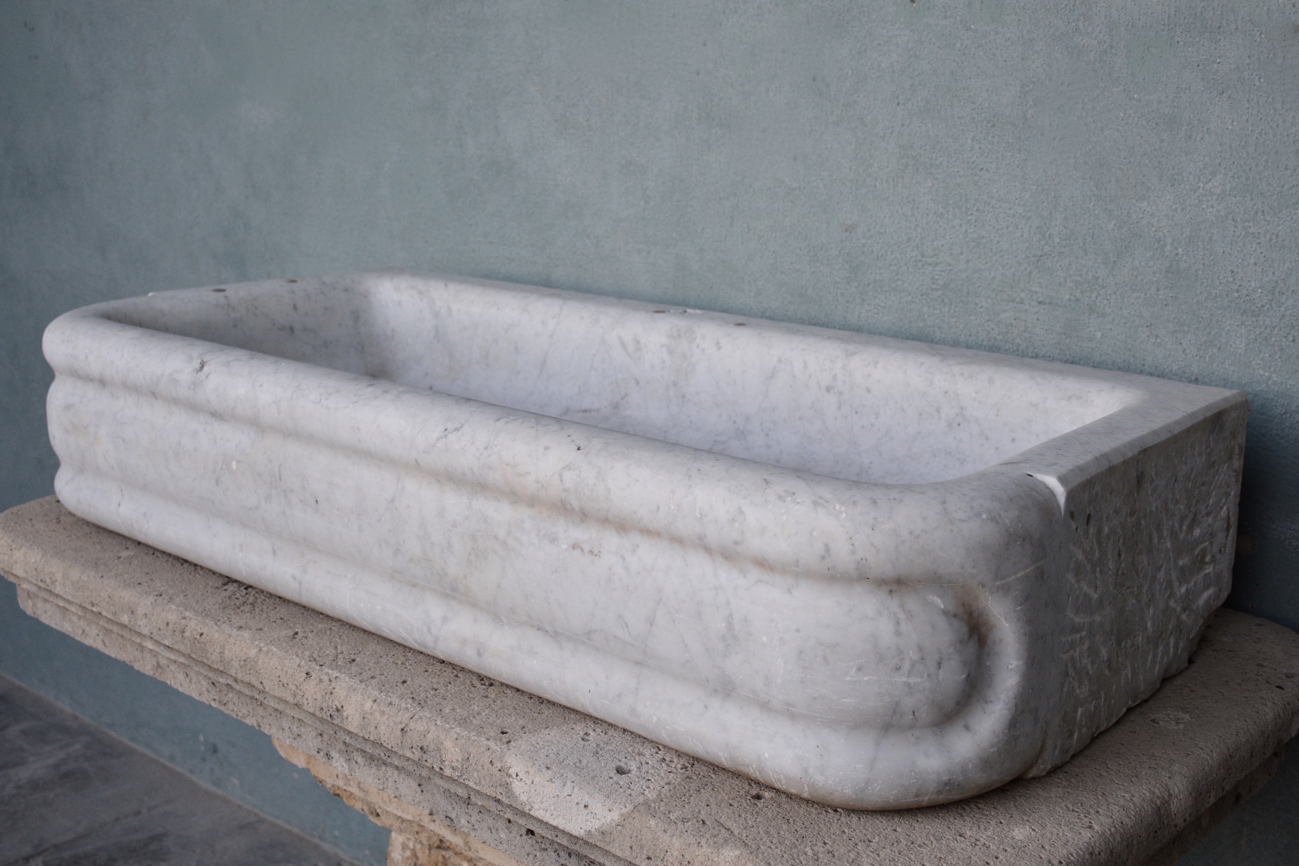 19th c. Monumental Carrara Marble Sink from a Property in Belgium - image 2
