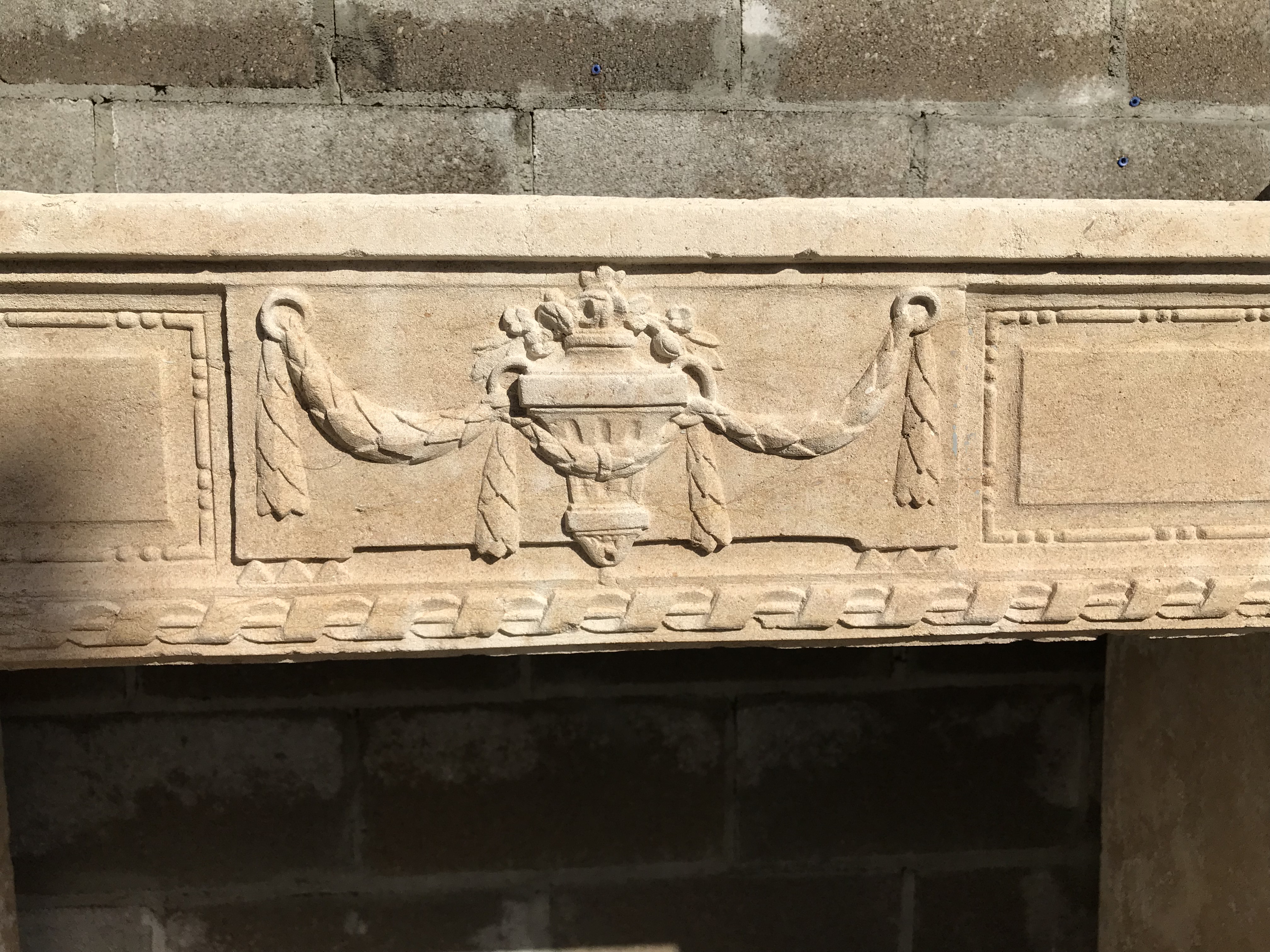 18th c. Cheminée from a Maison de Ville in Lyon, France - image 2