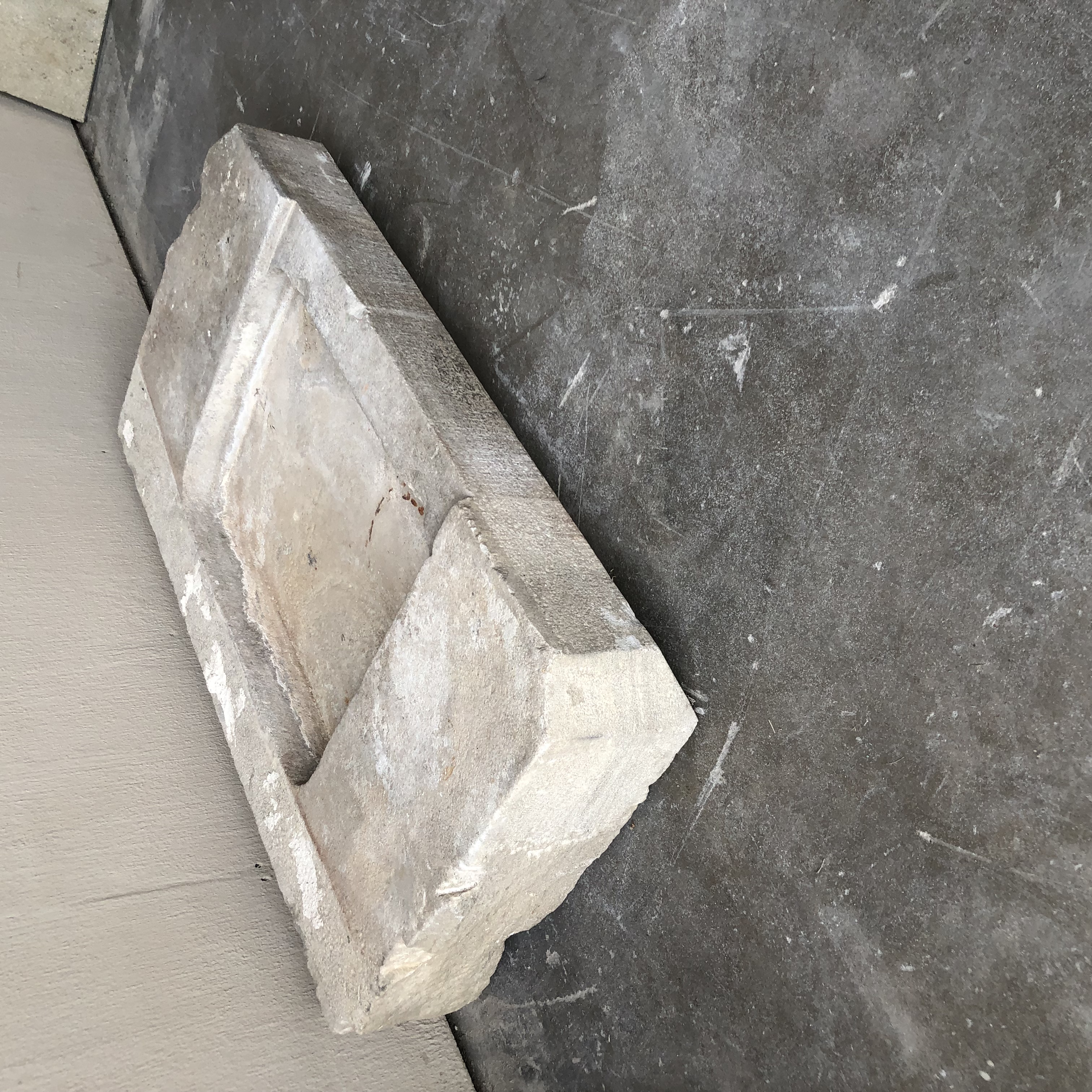 Reclaimed sink from a farm/vineyard in the village of " La Re dorte" in the Aude - image 2