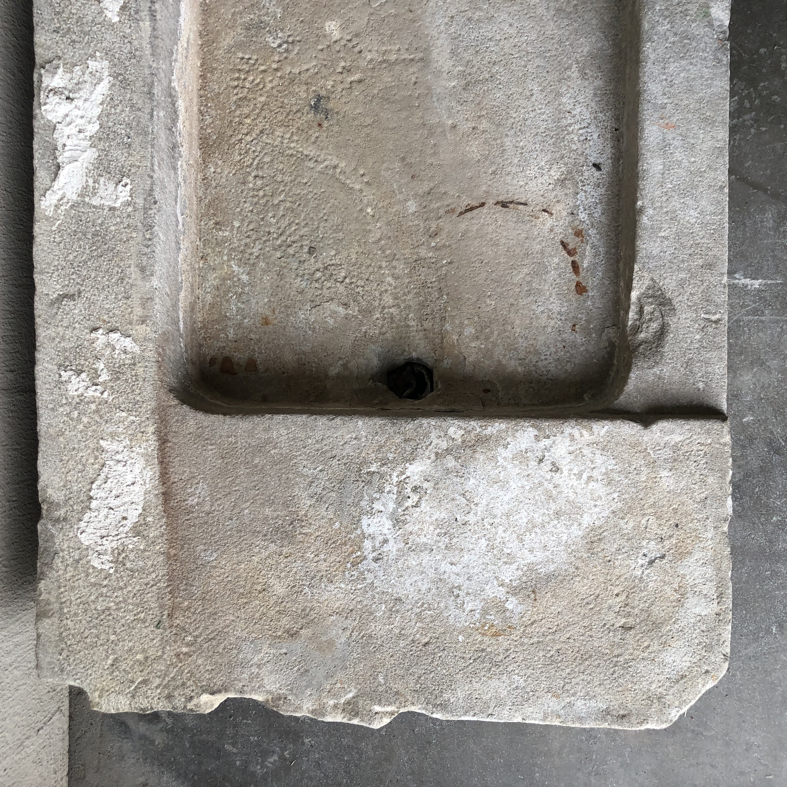 Reclaimed sink from a farm/vineyard in the village of " La Re dorte" in the Aude - image 5