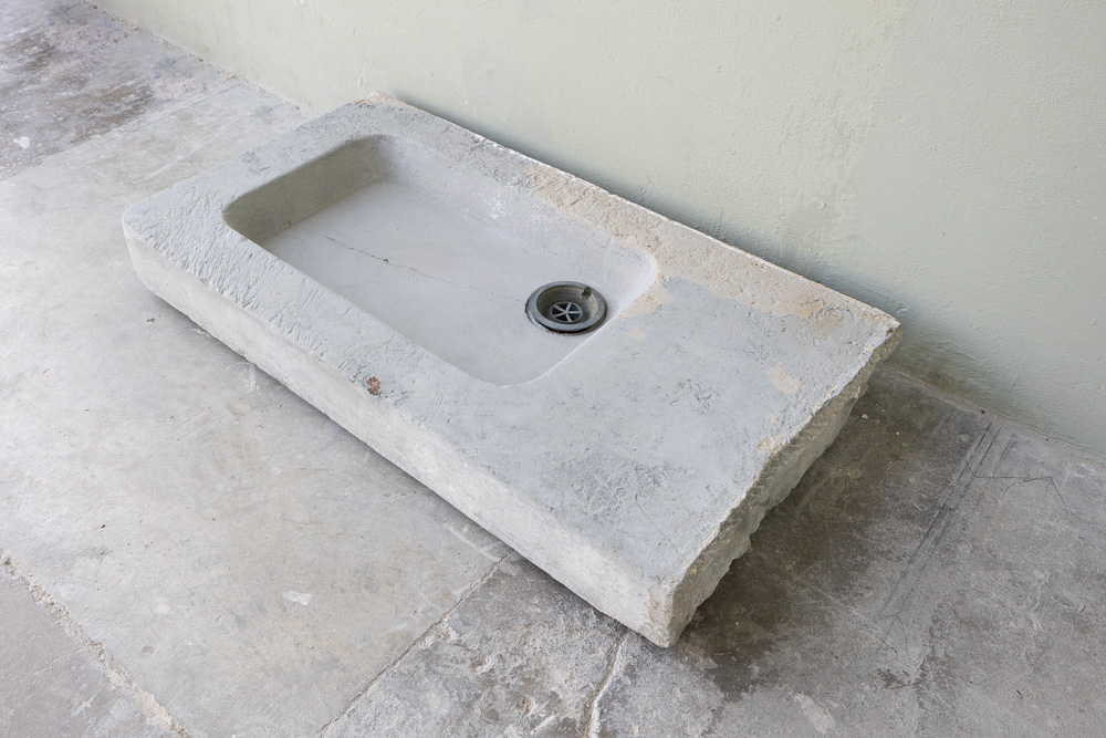 19th c. Stone Evier from a village house in Cavaillon, France - image 3