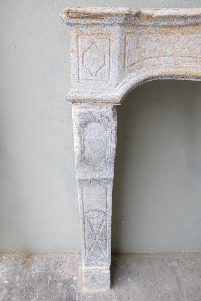 18th c. Cheminee from a Maison Particulaire in Lyon, France  - image 4