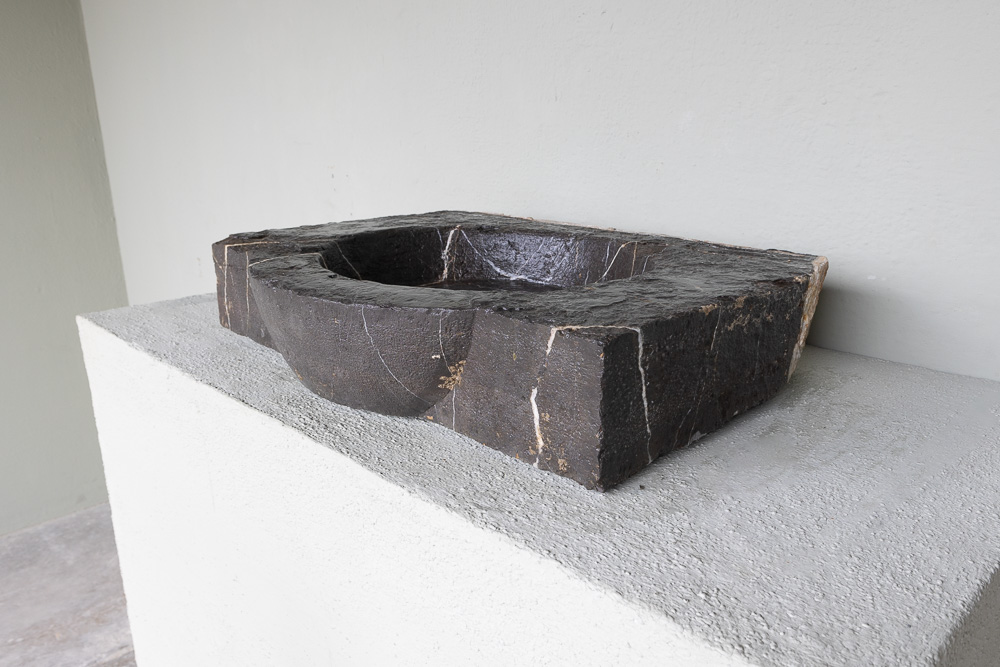 18th c Evier from the Luberon region of France - image 4