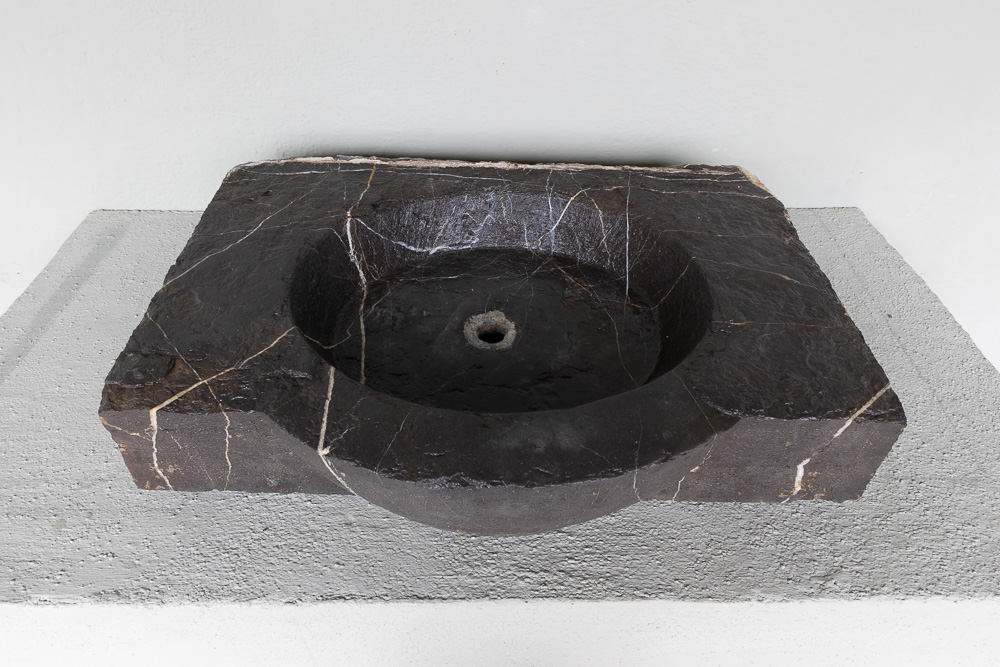18th c Evier from the Luberon region of France - image 2