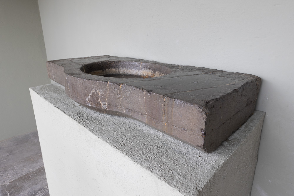 19th c Evier from a Domaine in the Narbonne region of France - image 4