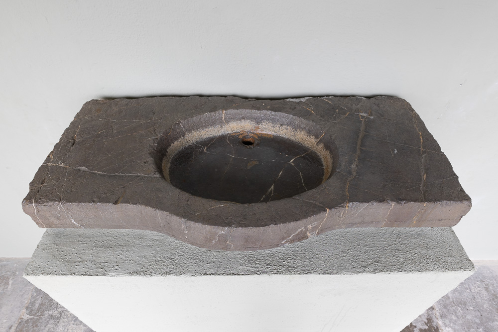 19th c Evier from a Domaine in the Narbonne region of France - image 2