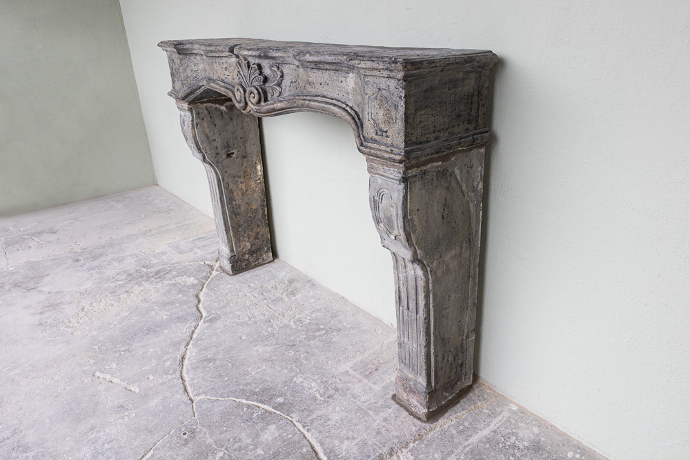 Late 18th c Cheminee from a Maison Particulaire in Bourg-en-Bresse, a small historic town near Lyon, France - image 4