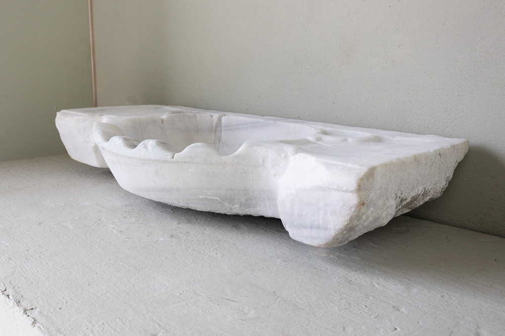 Antique white marble sink - image 3