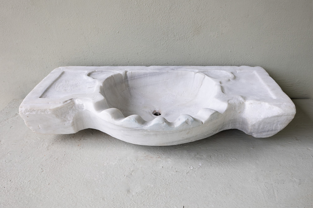 Antique white marble sink - image 4
