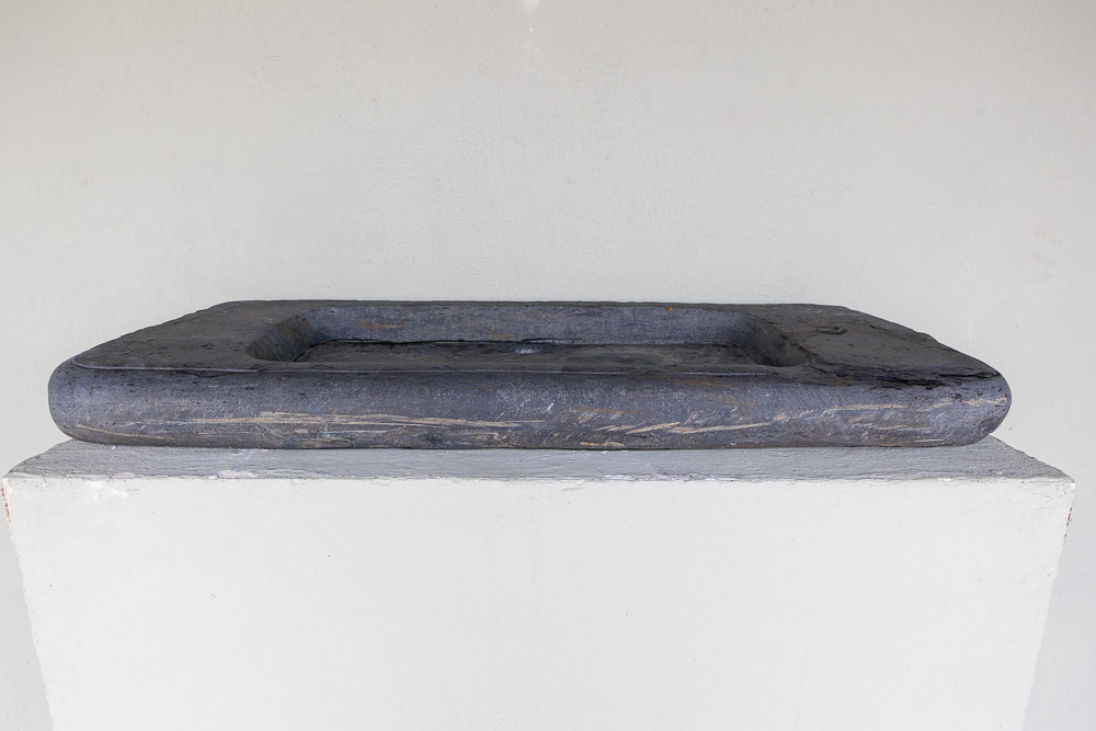 18th c Sink of Pierre de Flanders