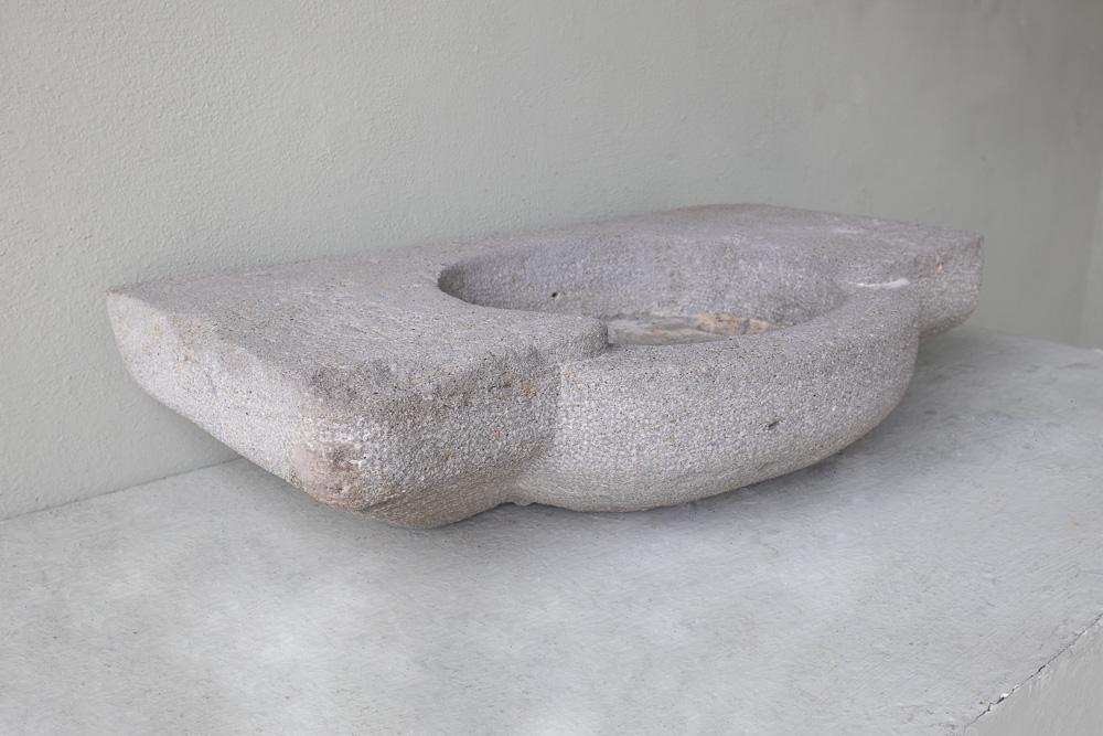 Early 19th c Evier from a Domaine near the Abbaye de Fontfroide - image 2