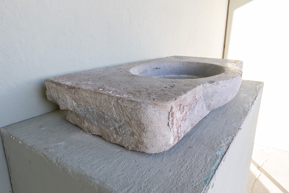 18th c Stone Provençal Evier - image 3