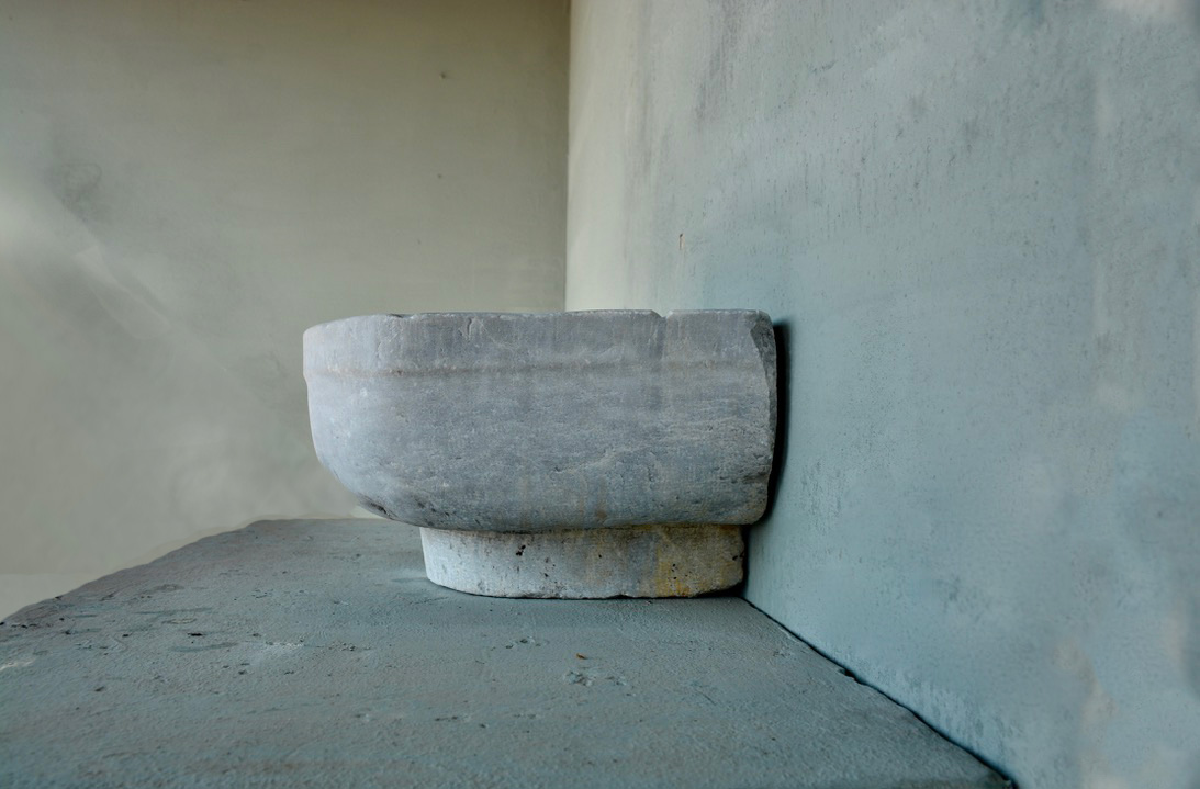 Reclaimed White Marble Sink - image 3